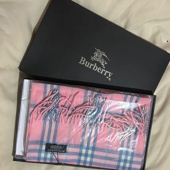 Burberry of London Womens Pink Cashmere Scarf Flannel Plaid Pattern New - Picture 2 of 2
